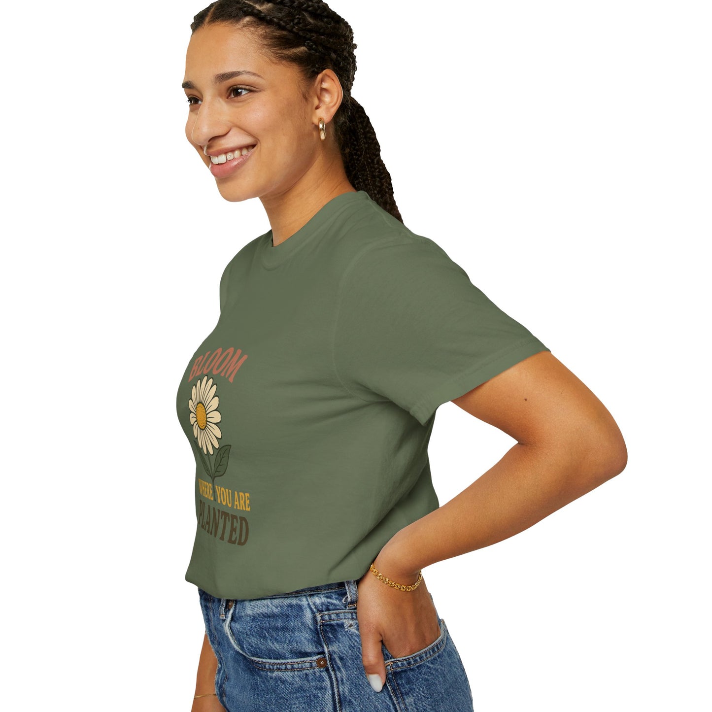 T-Shirt with Vintage Vibes Graphic Print