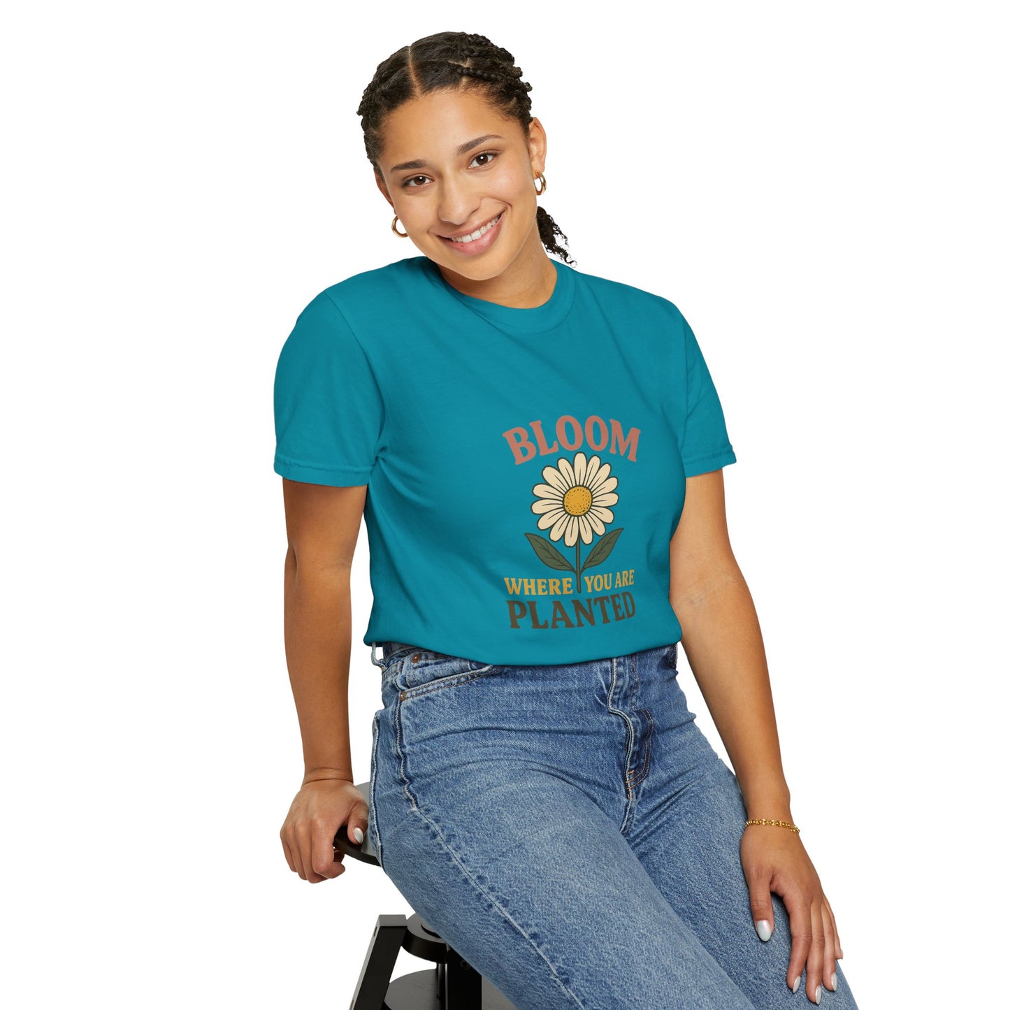 T-Shirt with Vintage Vibes Graphic Print