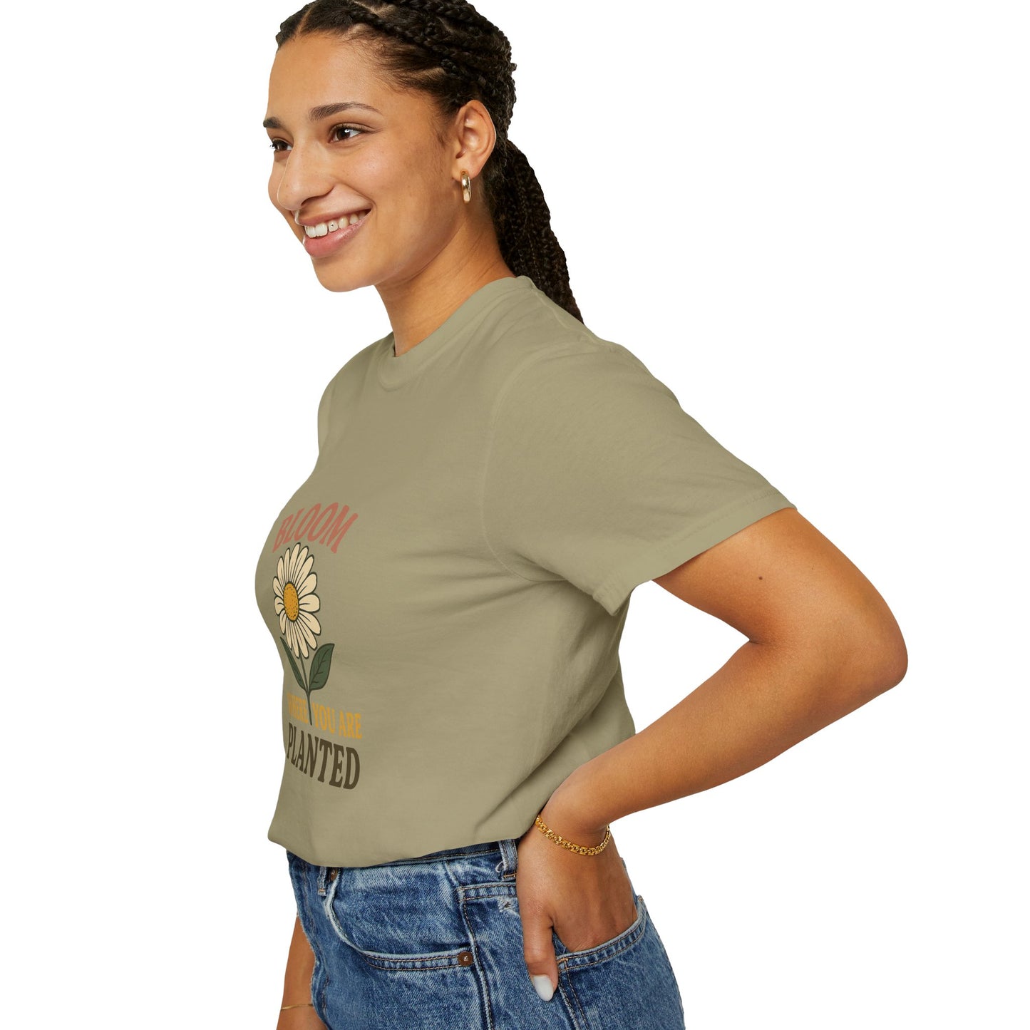 T-Shirt with Vintage Vibes Graphic Print