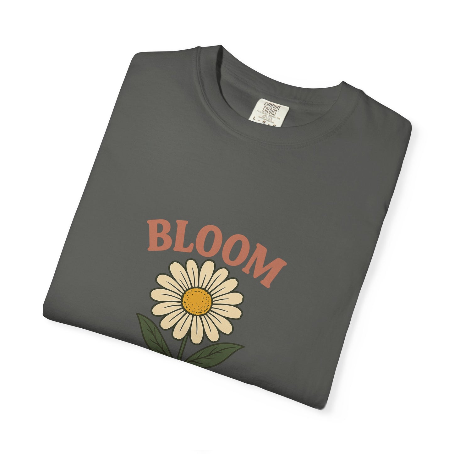 T-Shirt with Vintage Vibes Graphic Print