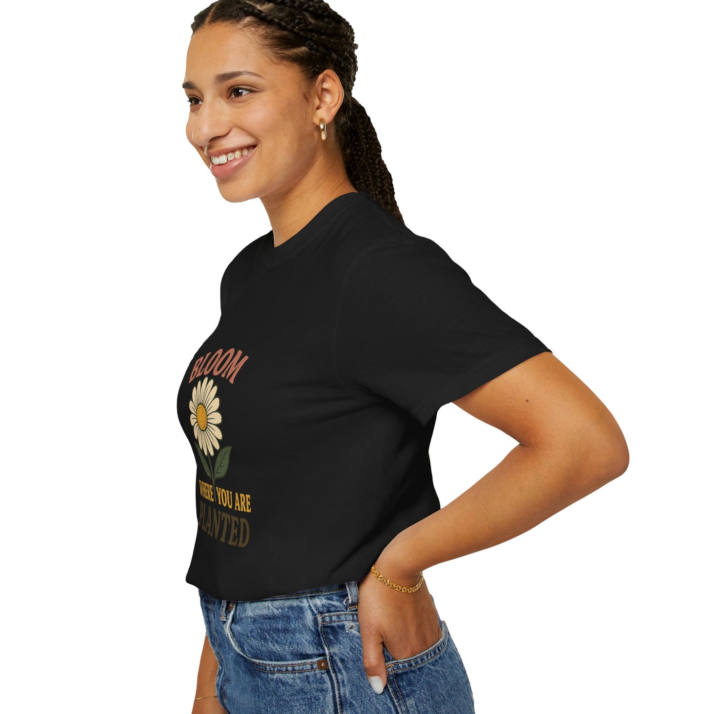 T-Shirt with Vintage Vibes Graphic Print