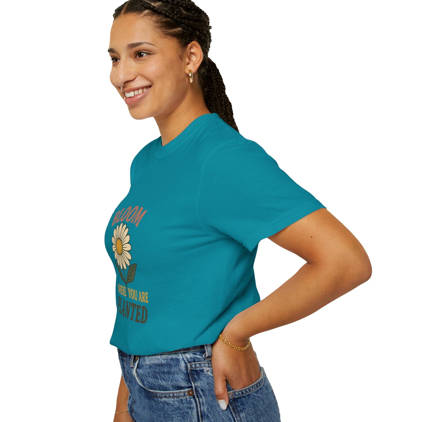 T-Shirt with Vintage Vibes Graphic Print