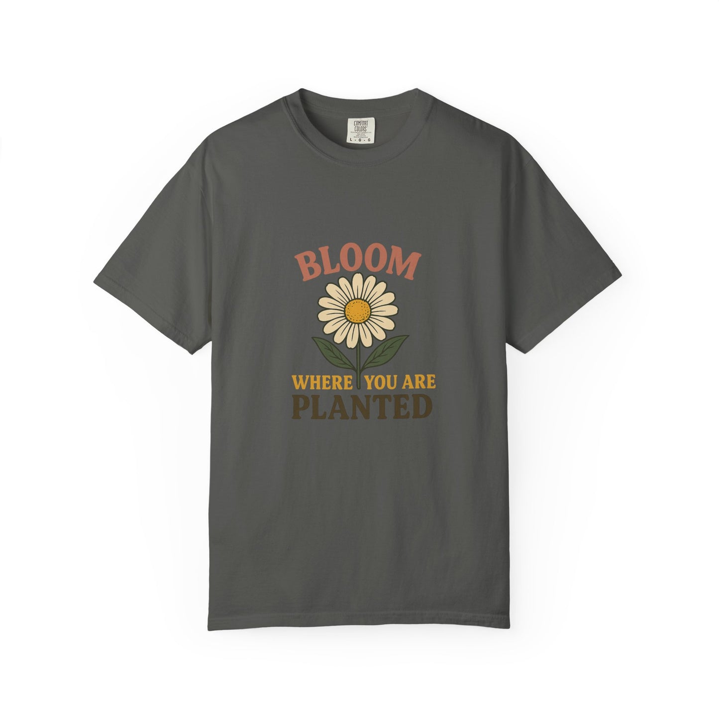 T-Shirt with Vintage Vibes Graphic Print