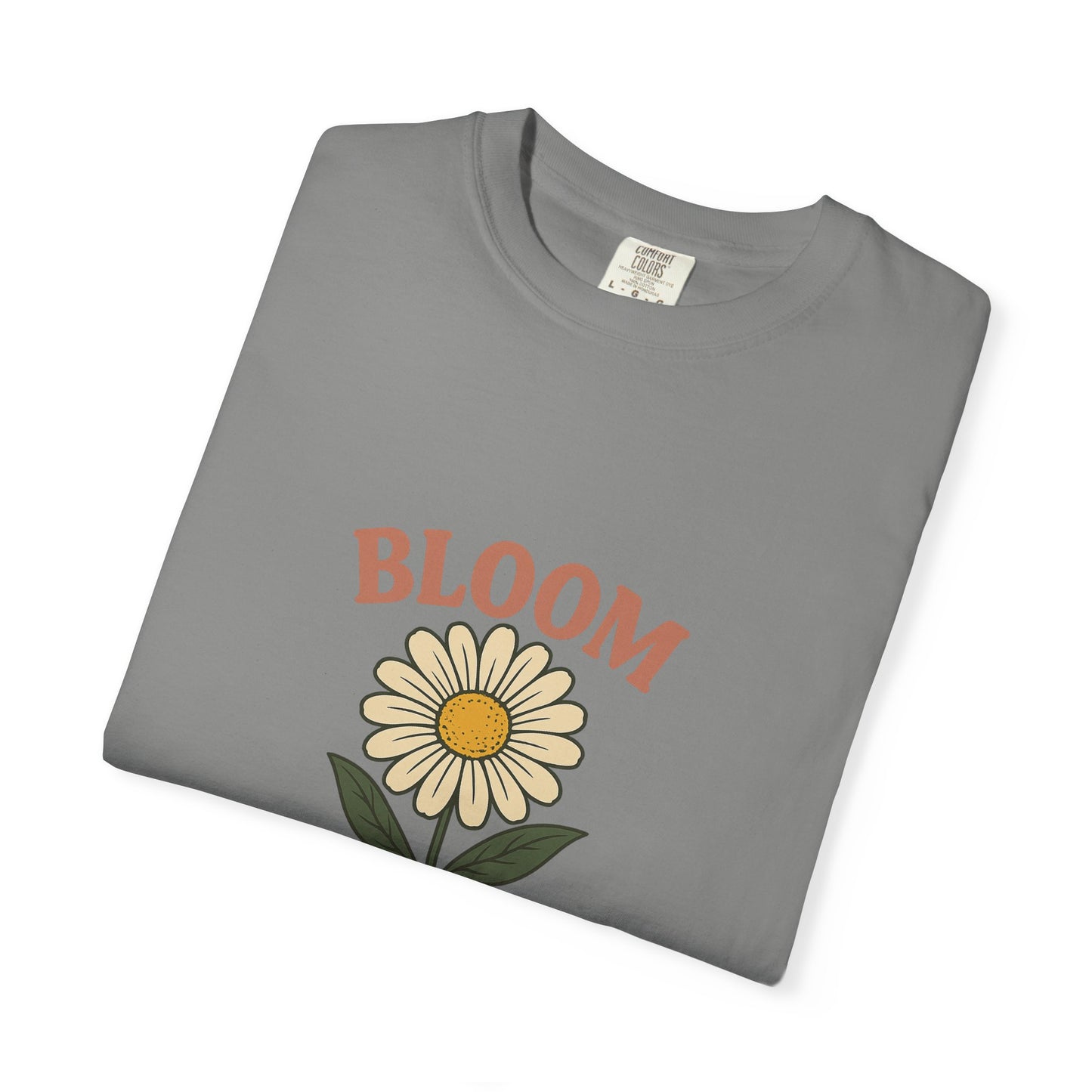 T-Shirt with Vintage Vibes Graphic Print