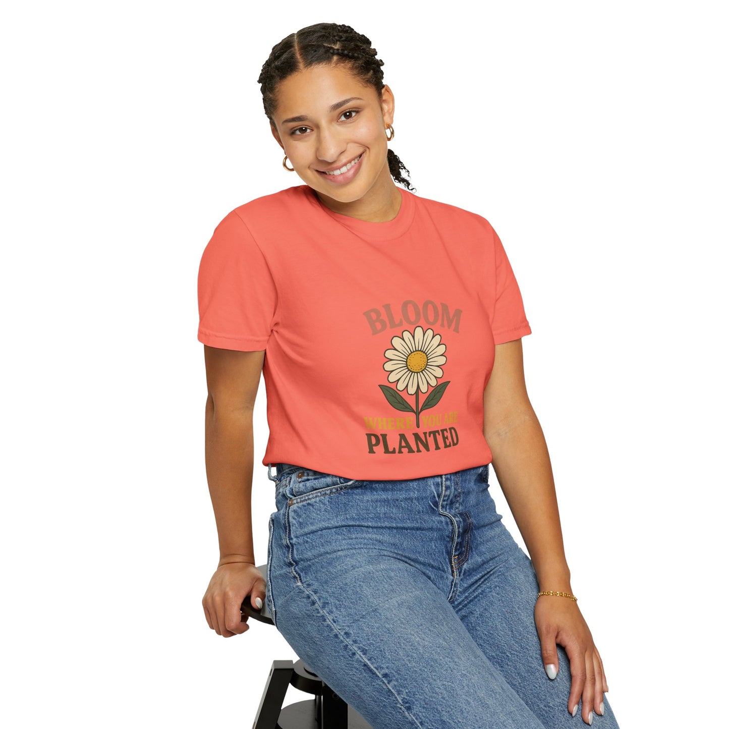 T-Shirt with Vintage Vibes Graphic Print