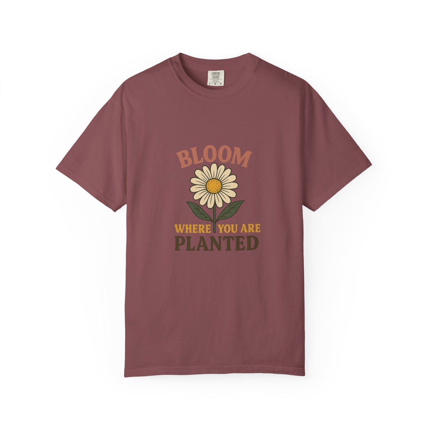 T-Shirt with Vintage Vibes Graphic Print