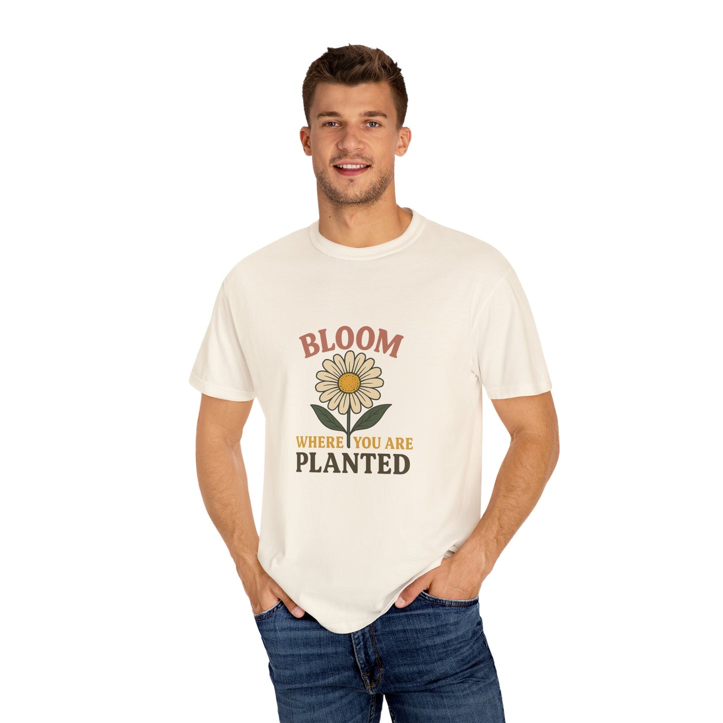 T-Shirt with Vintage Vibes Graphic Print