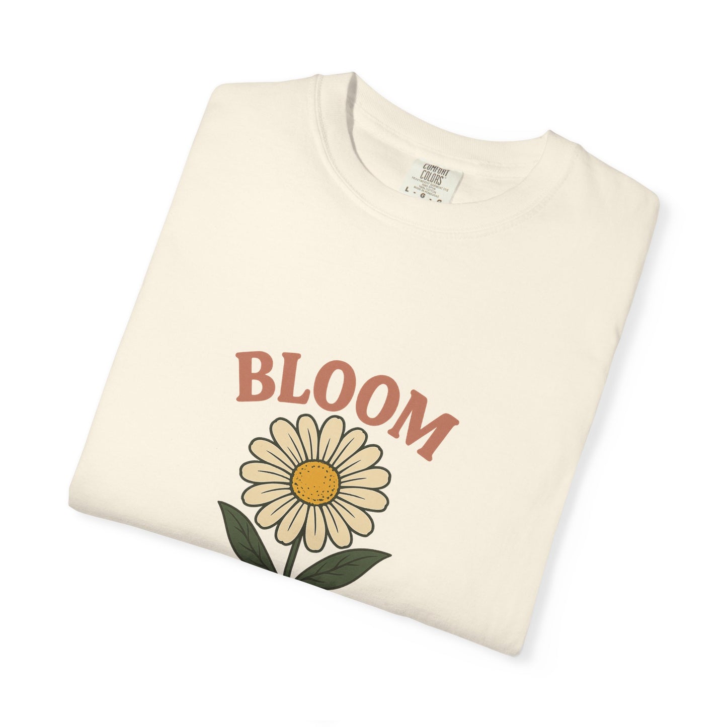 T-Shirt with Vintage Vibes Graphic Print