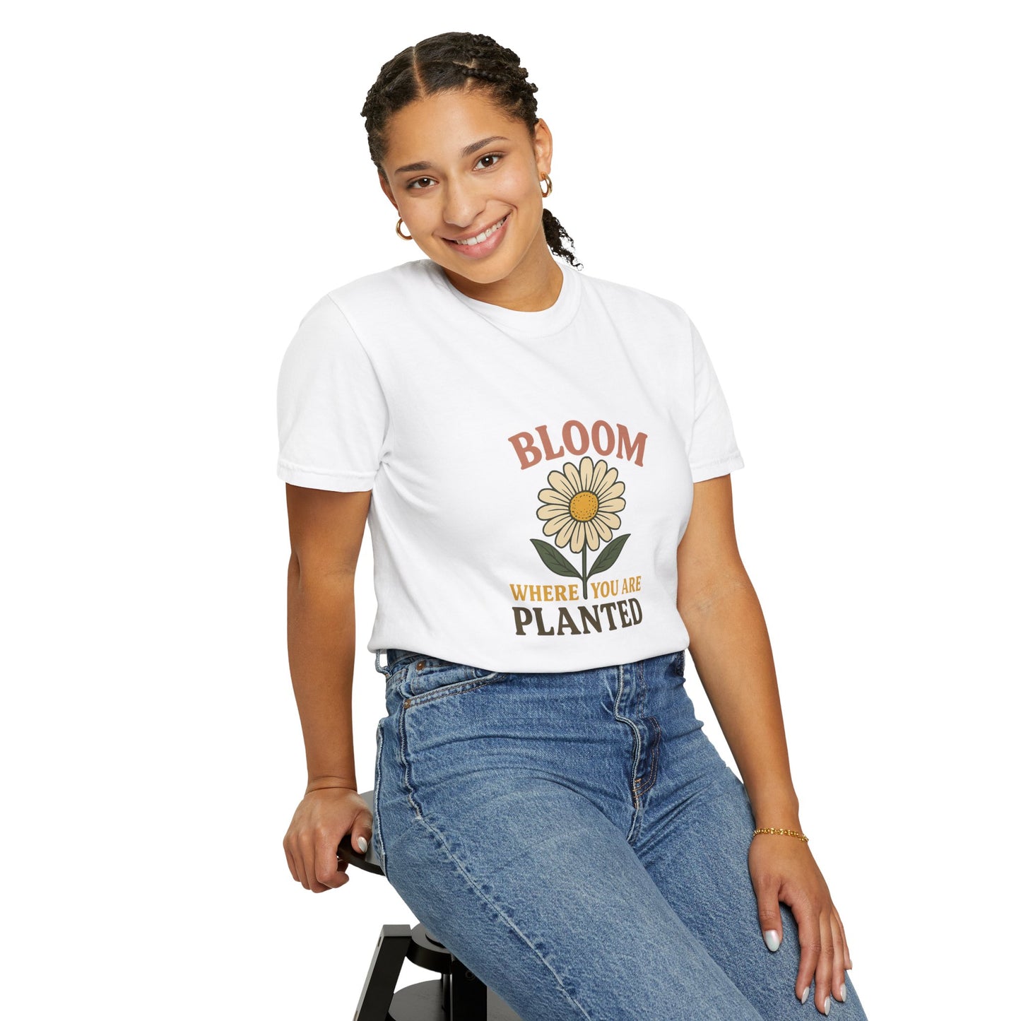 T-Shirt with Vintage Vibes Graphic Print