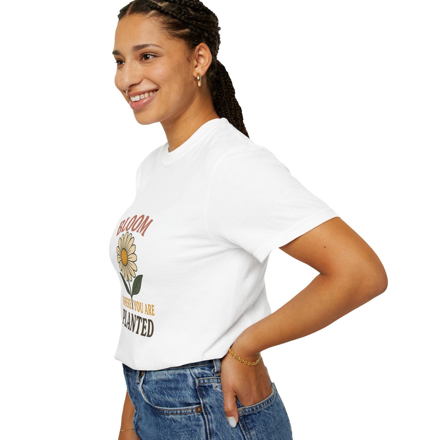 T-Shirt with Vintage Vibes Graphic Print