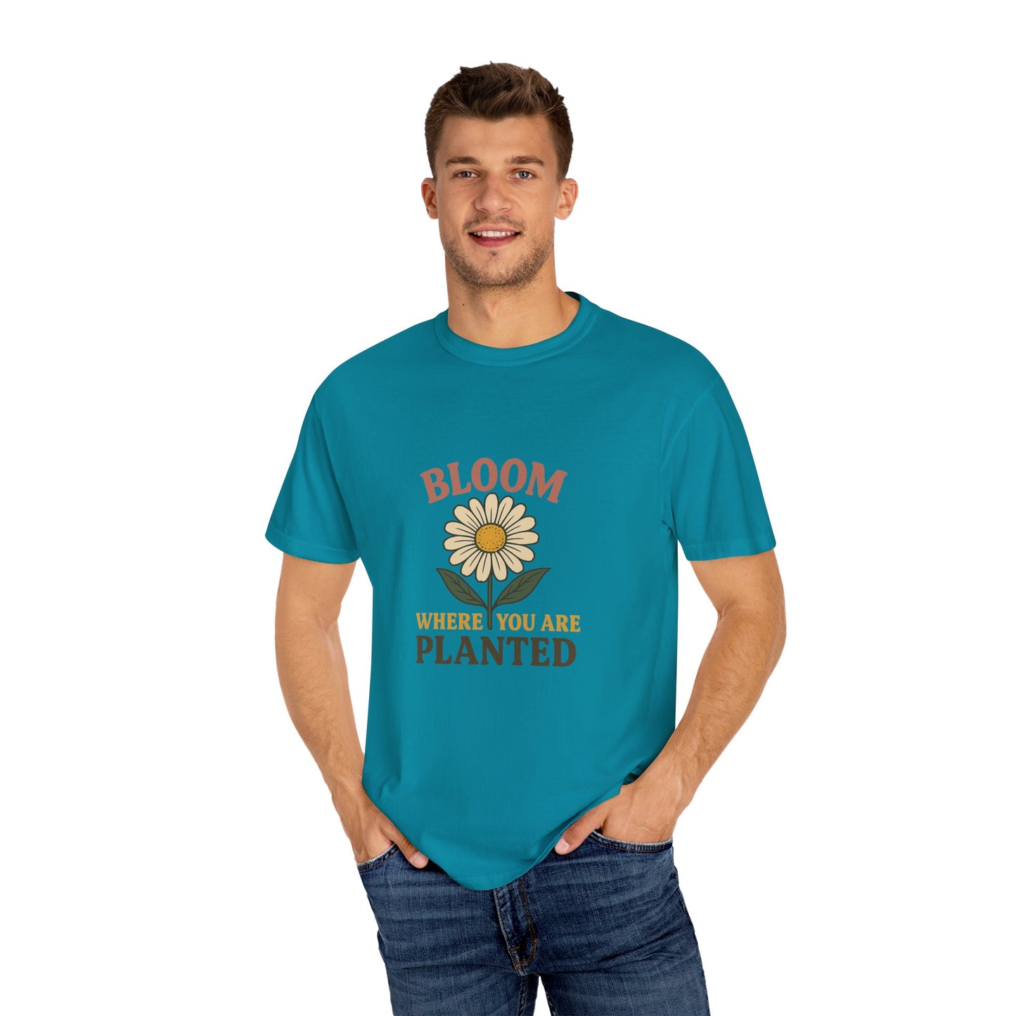 T-Shirt with Vintage Vibes Graphic Print