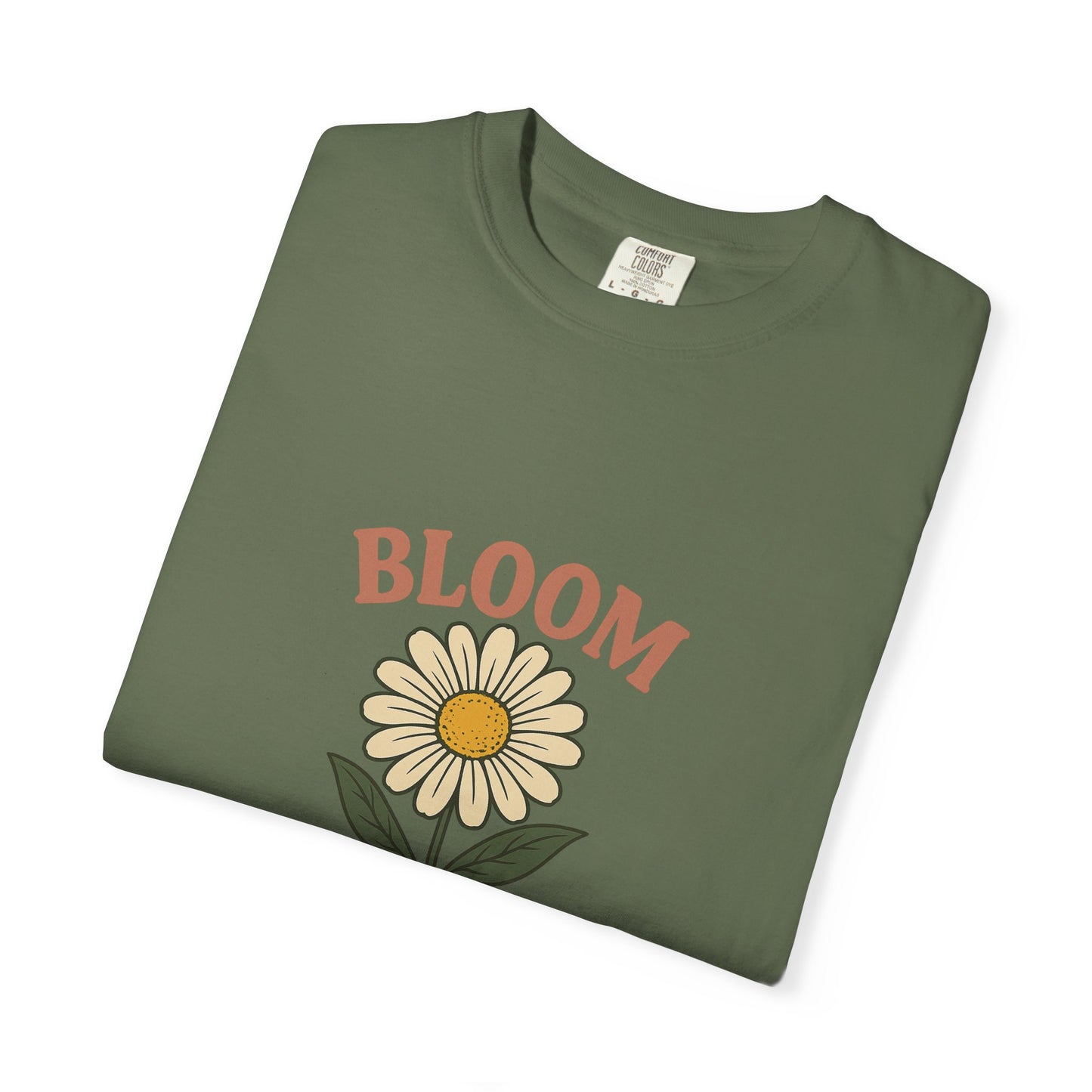 T-Shirt with Vintage Vibes Graphic Print