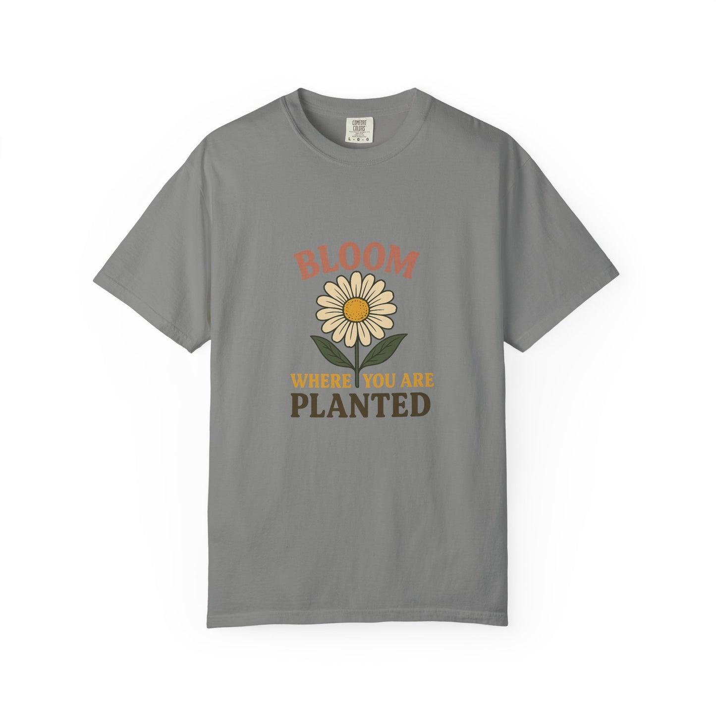 T-Shirt with Vintage Vibes Graphic Print