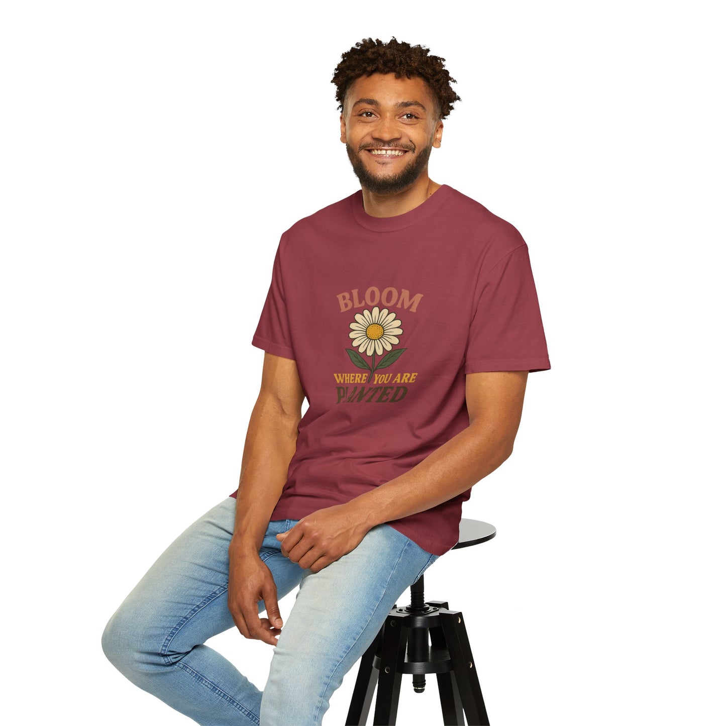 T-Shirt with Vintage Vibes Graphic Print