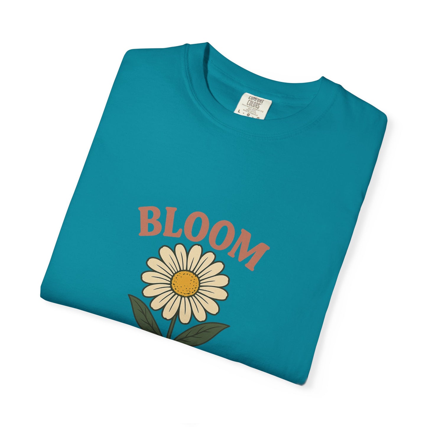 T-Shirt with Vintage Vibes Graphic Print