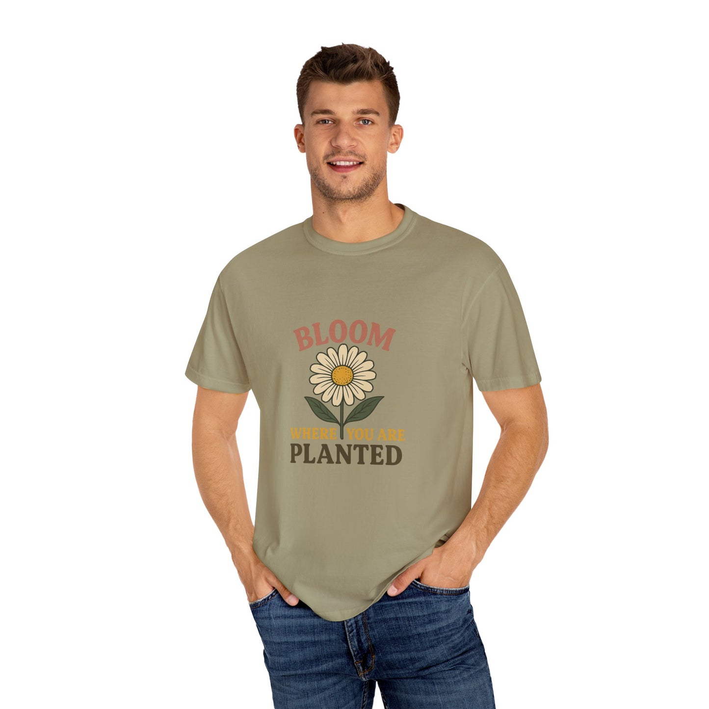 T-Shirt with Vintage Vibes Graphic Print