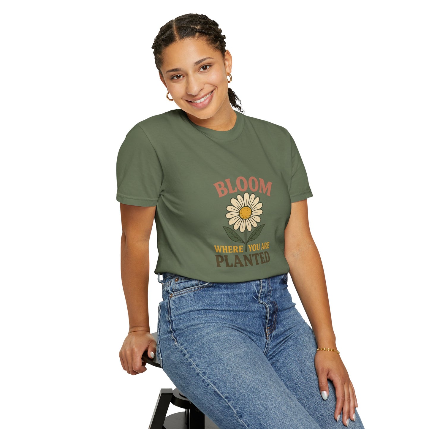 T-Shirt with Vintage Vibes Graphic Print