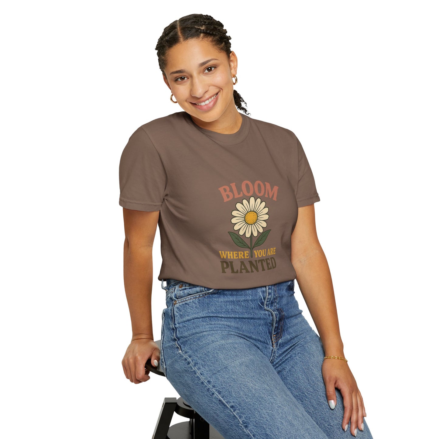 T-Shirt with Vintage Vibes Graphic Print