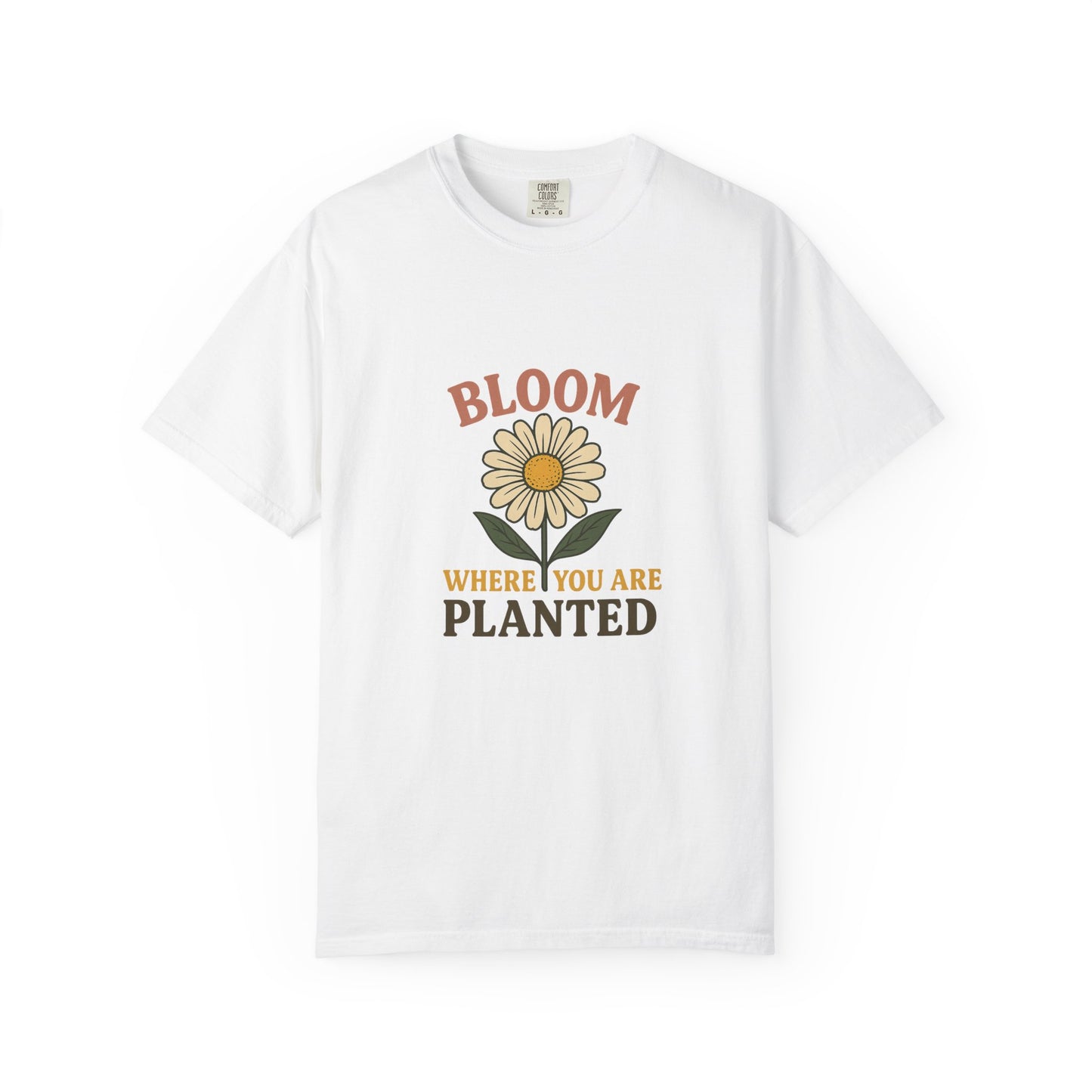 T-Shirt with Vintage Vibes Graphic Print