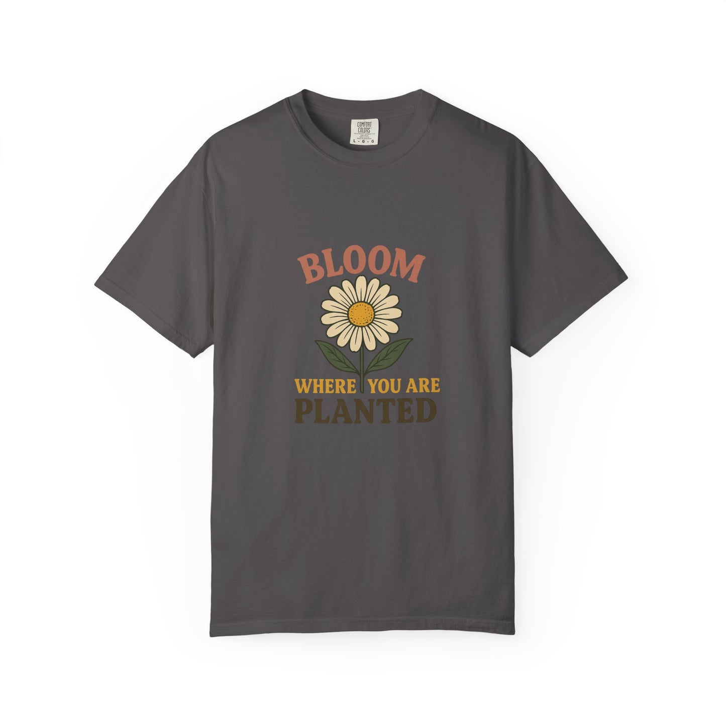 T-Shirt with Vintage Vibes Graphic Print