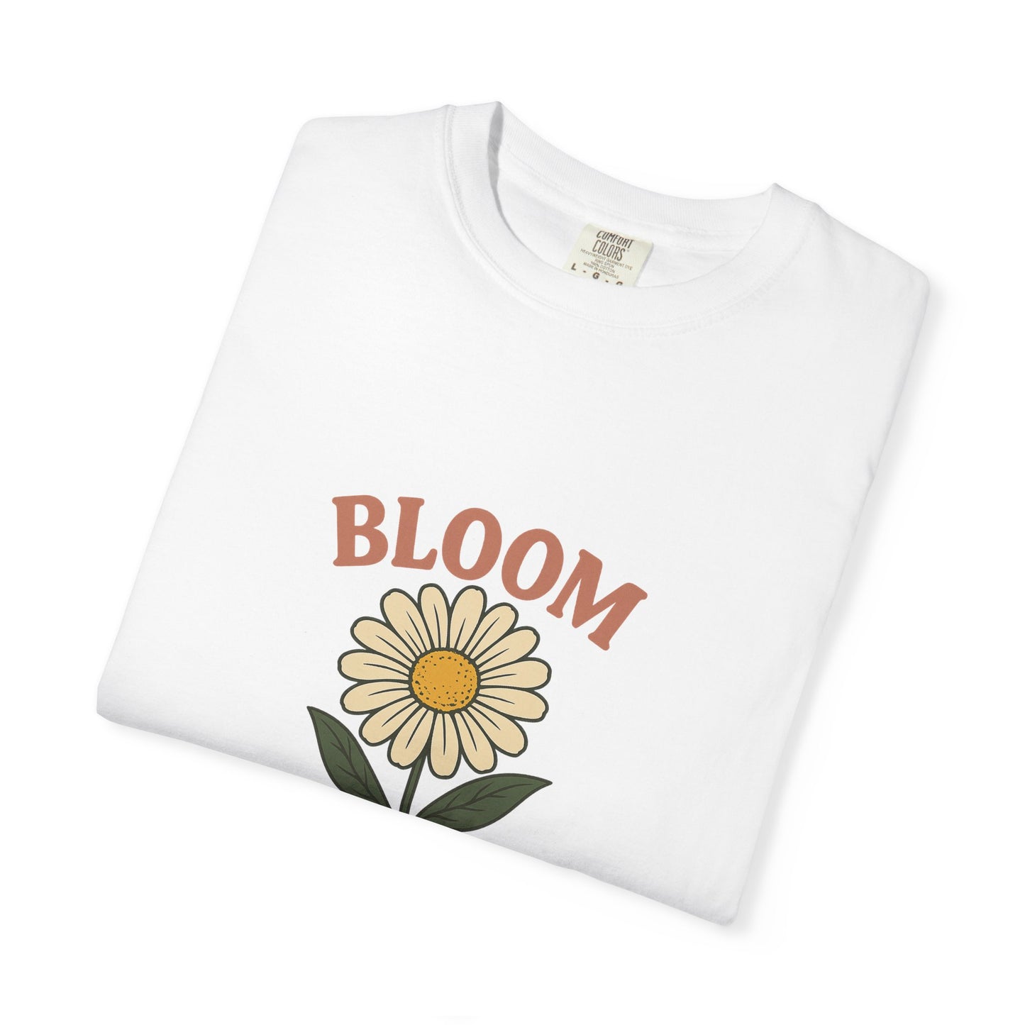 T-Shirt with Vintage Vibes Graphic Print