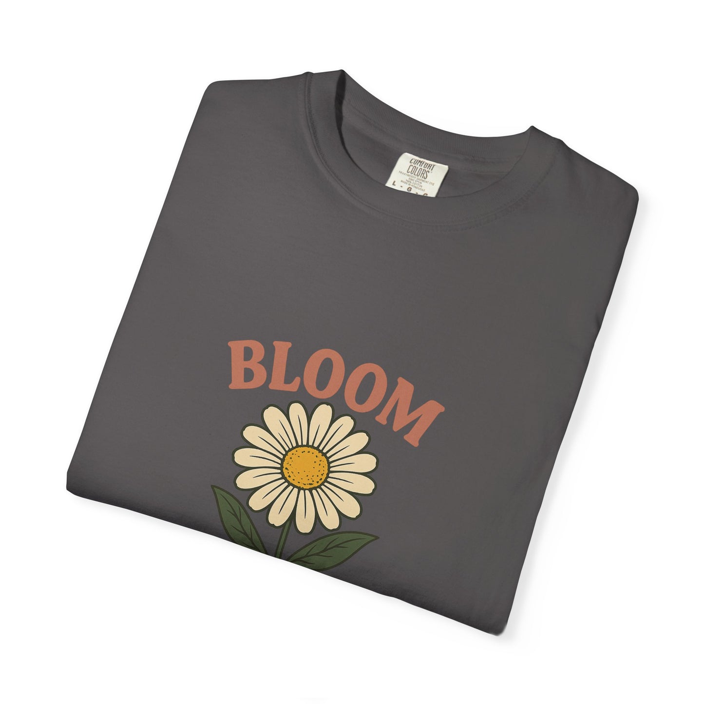 T-Shirt with Vintage Vibes Graphic Print