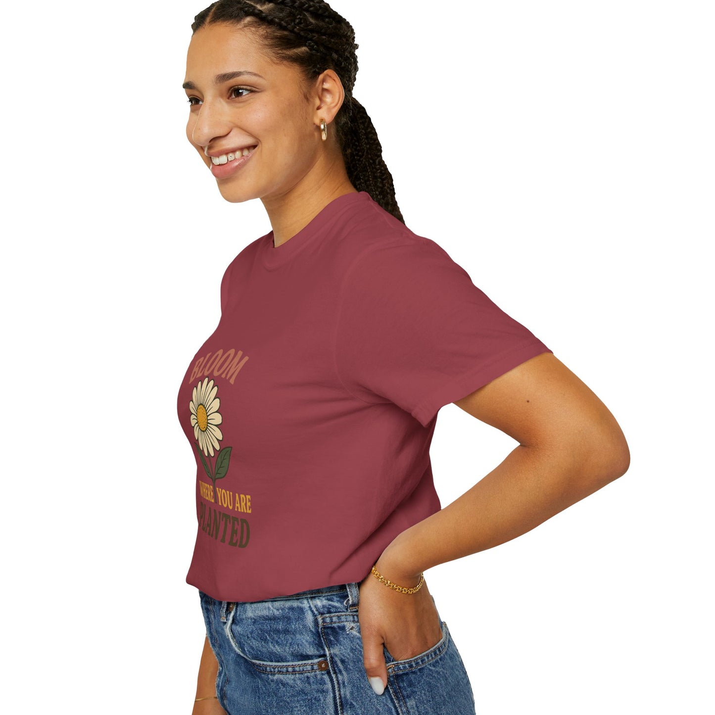 T-Shirt with Vintage Vibes Graphic Print