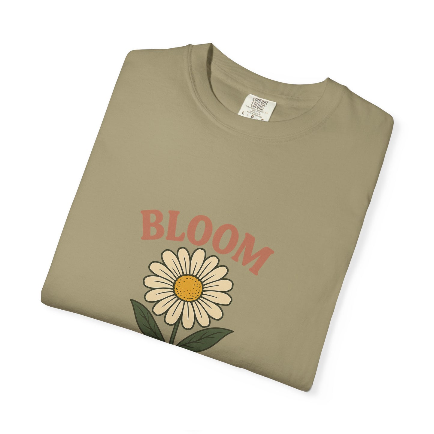 T-Shirt with Vintage Vibes Graphic Print