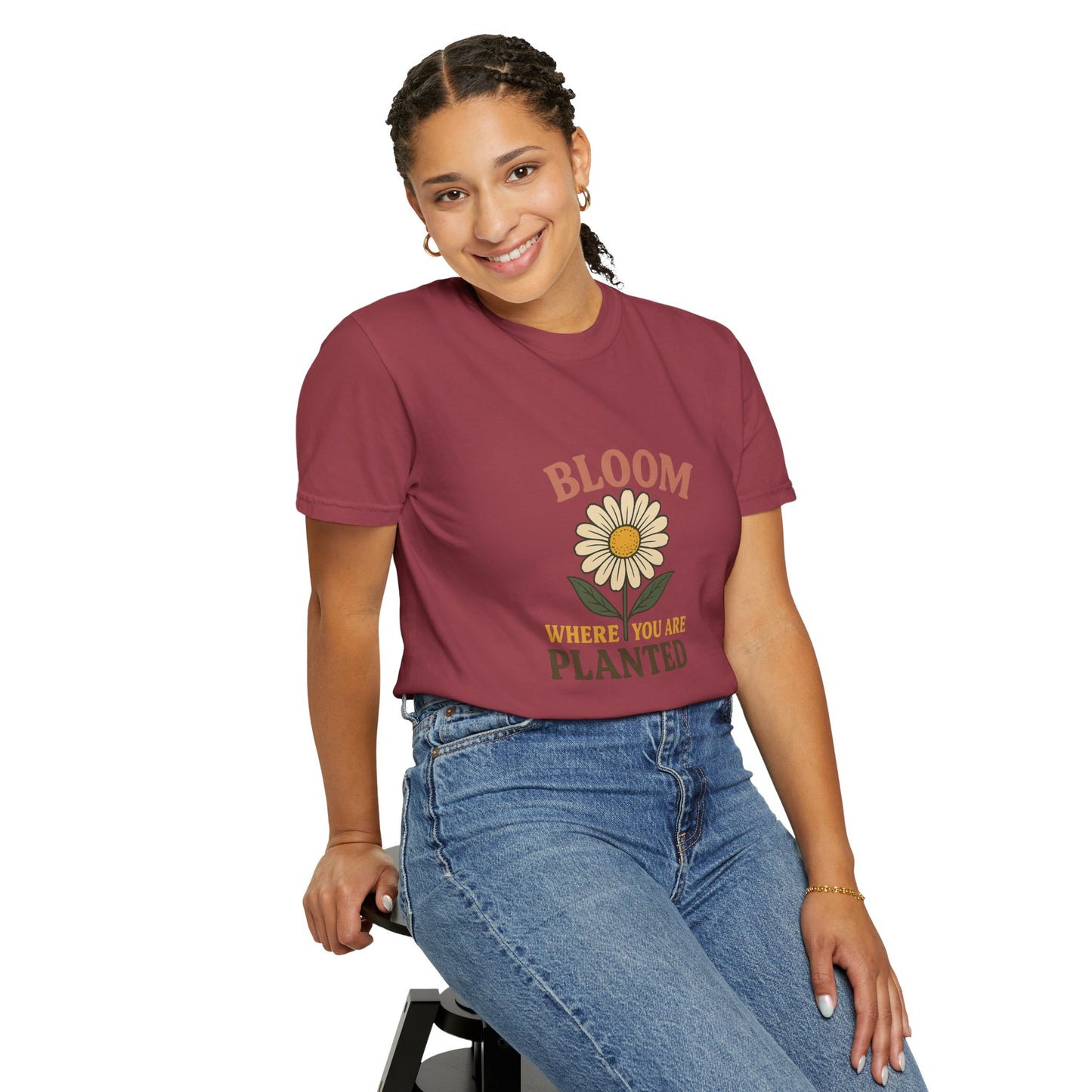 T-Shirt with Vintage Vibes Graphic Print
