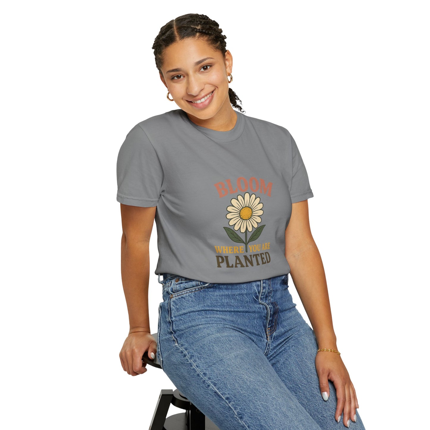 T-Shirt with Vintage Vibes Graphic Print