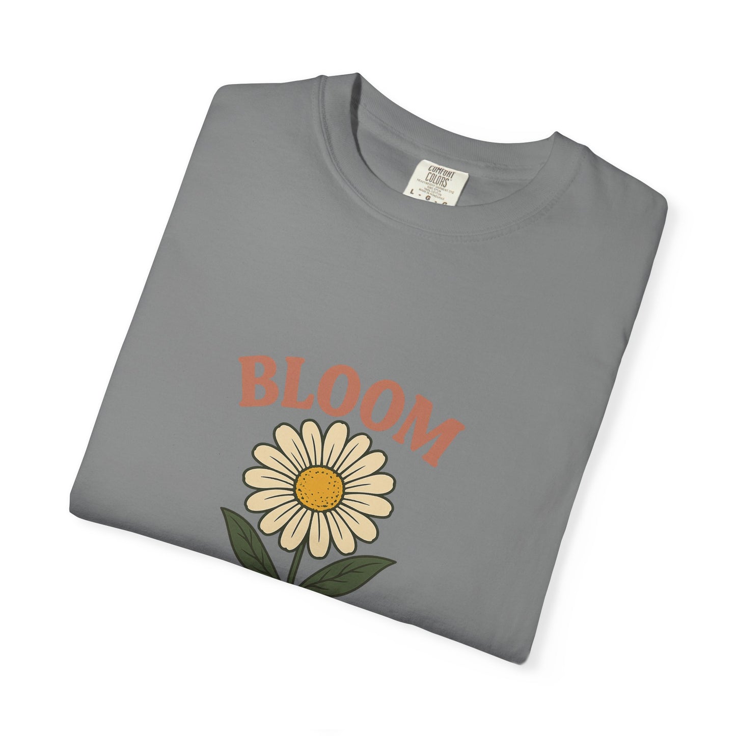 T-Shirt with Vintage Vibes Graphic Print