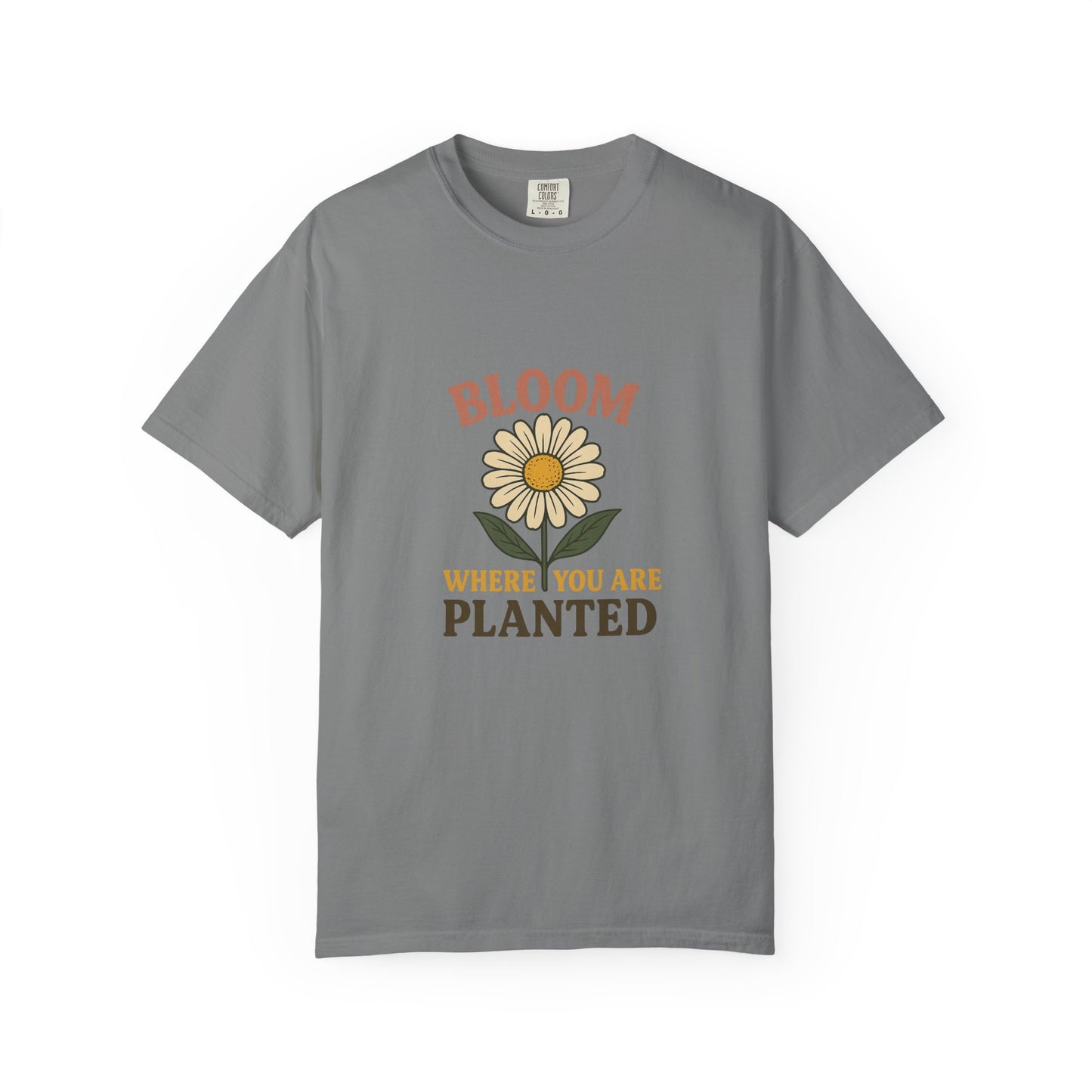 T-Shirt with Vintage Vibes Graphic Print