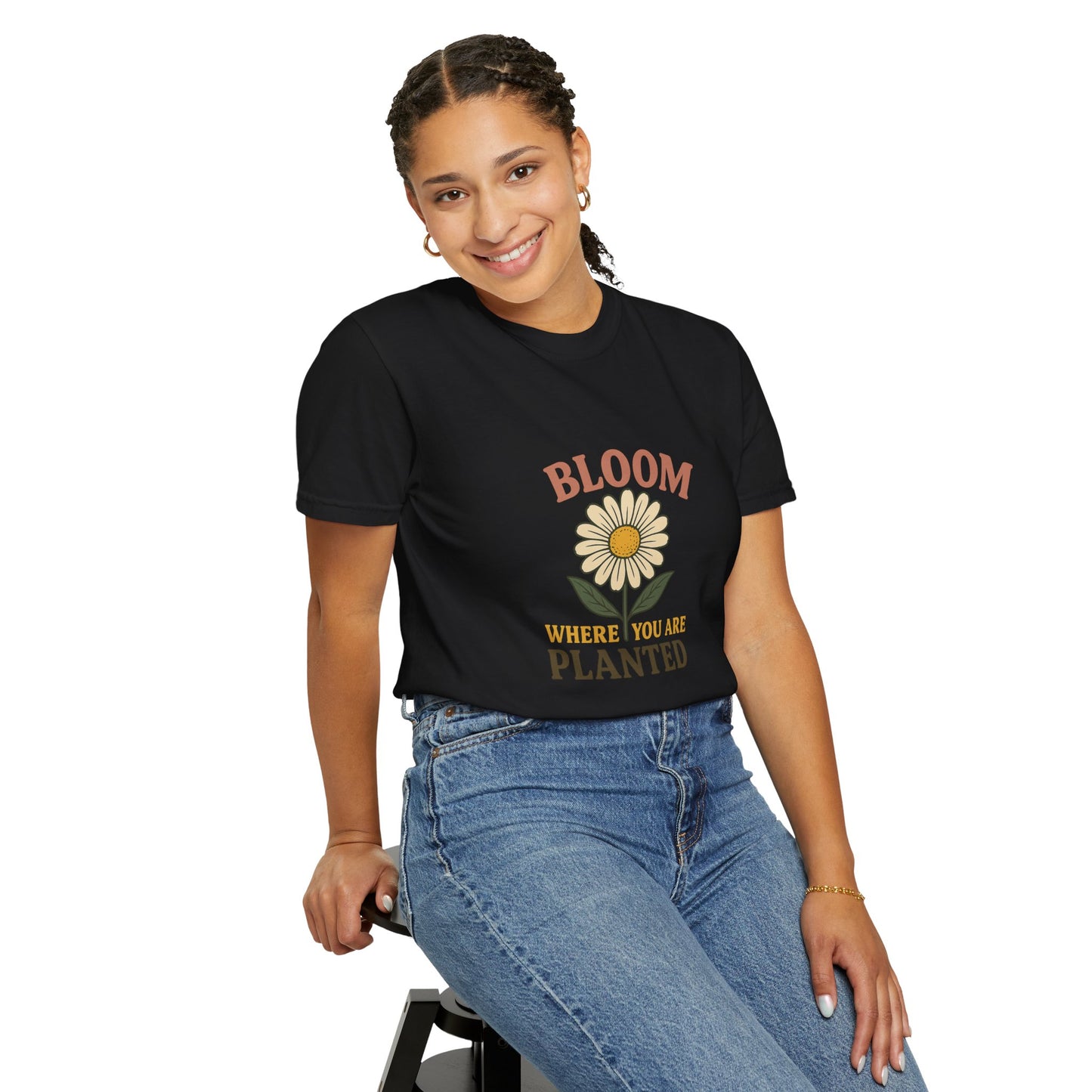 T-Shirt with Vintage Vibes Graphic Print